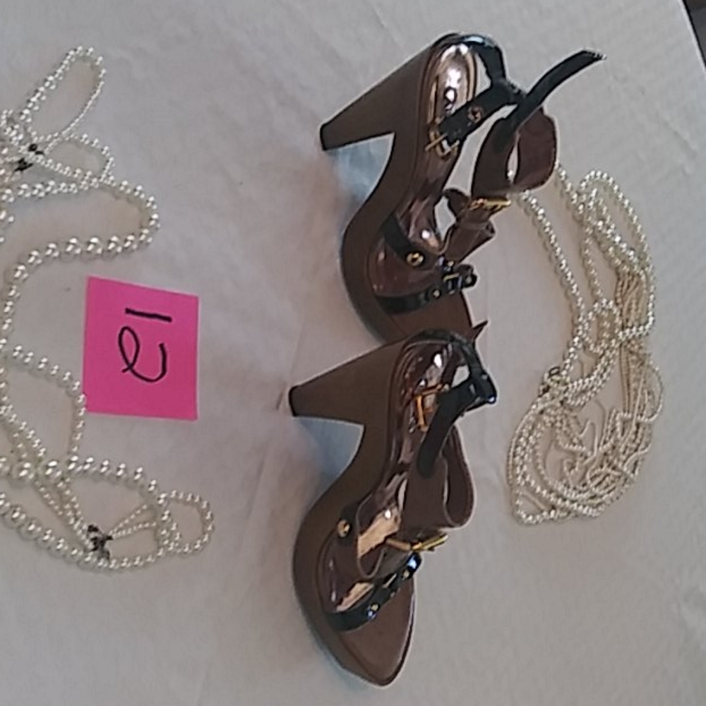 Heels - Picture 3 of 4